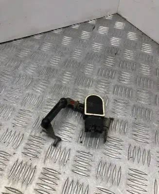 Headlight/headlamp level sensor
