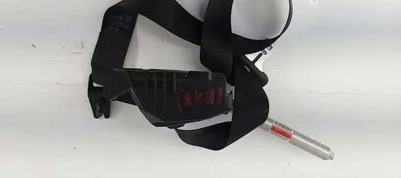 Volvo V70 Front seatbelt 6061539L0