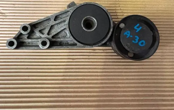 Audi TT Mk1 Generator/alternator belt tensioner 058903133