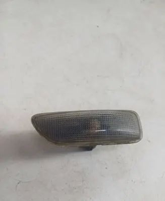 Volvo XC70 Front fender indicator light