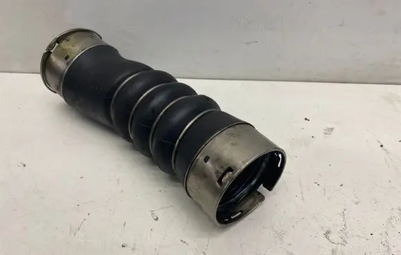 BMW 5 F10 F11 Intercooler hose/pipe 7800144