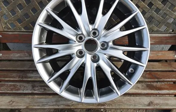 Toyota Avensis T220 R18 alloy rim 