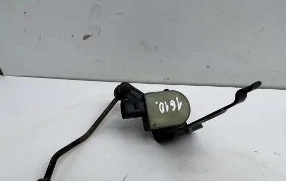 Audi A6 S6 C6 4F Front height sensor lever 1T0907503 150408 H04200HZ