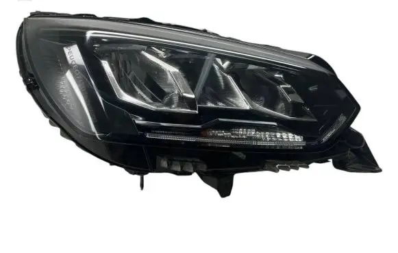 Peugeot 2008 II Headlight/headlamp 73312206