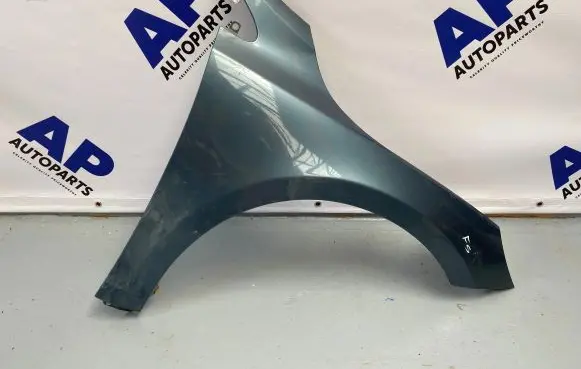 Volvo V40 Fender