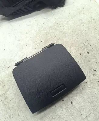 Volkswagen Touareg II Glove box 7P6857922
