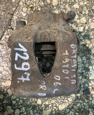 Skoda Octavia Mk2 (1Z) Front brake caliper