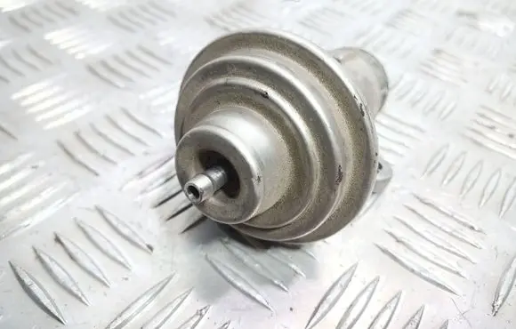 Mercedes-Benz C W202 EGR valve 98T023 0021401760