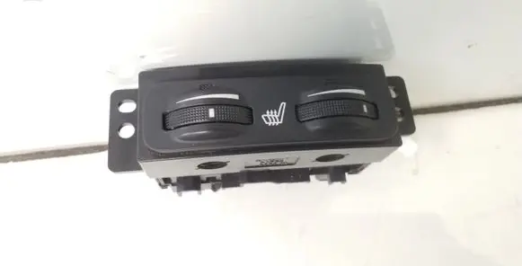 Toyota Avensis T250 Seat heating switch 453417