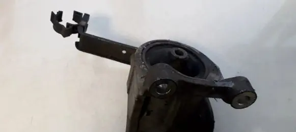 Nissan Almera Tino Engine mount bracket YM2