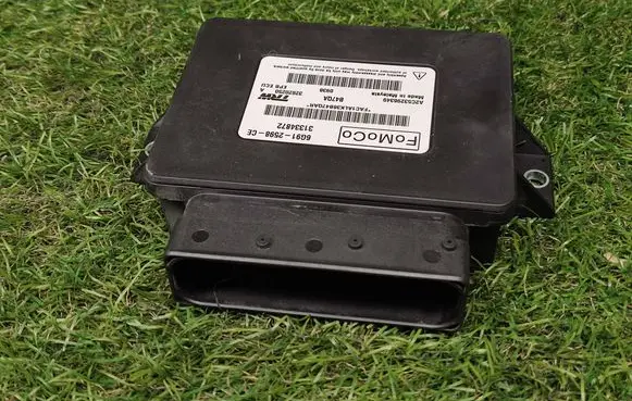 Volvo S60 Hand brake control module 31334872 6G912598CE