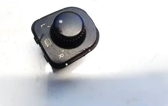 Wing mirror switch