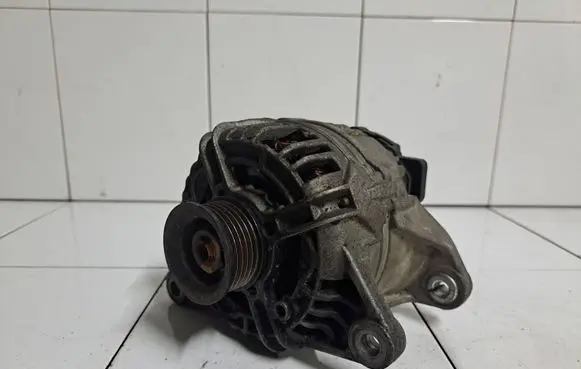 Skoda Fabia Mk1 (6Y) Generator/alternator 047903015Q