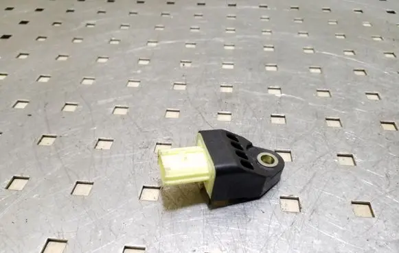 Toyota RAV 4 (XA30) Airbag deployment crash/impact sensor 8983133020
