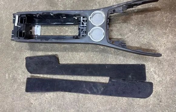 BMW 7 E65 E66 Center console 8223328 58450713 8223413