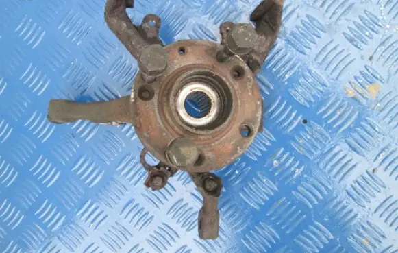 Volkswagen Polo III 6N 6N2 6NF Front wheel hub spindle knuckle