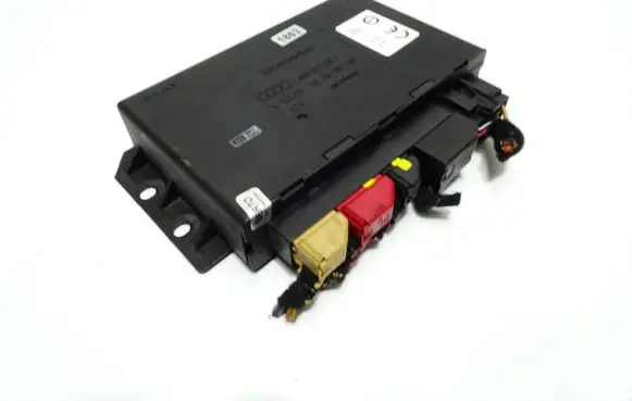 Audi TT Mk1 Comfort/convenience module 8N8962267C 1863 410215007007