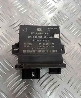 Opel Insignia A Light module LCM 13304410 13285677