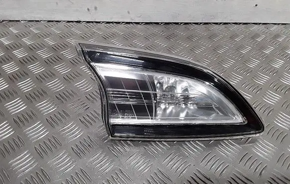Tailgate rear/tail lights