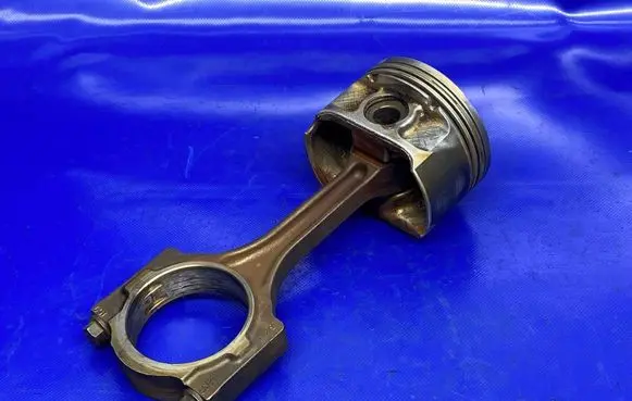 Opel Antara Piston with connecting rod 89L74