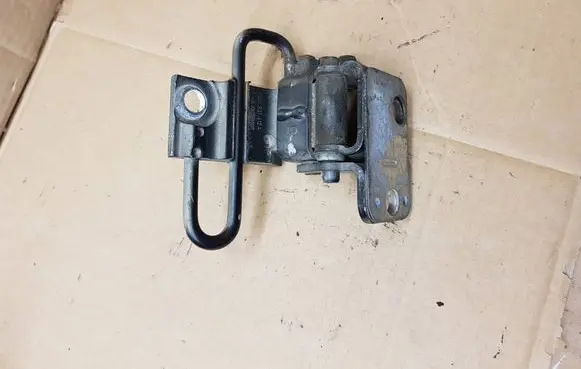 Volkswagen Eos Front door lower hinge 1Q0831412A