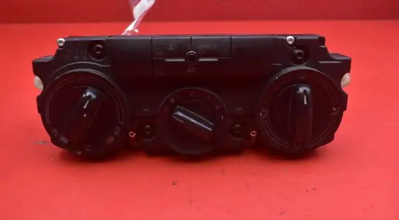 Skoda Octavia Mk2 (1Z) Climate control unit