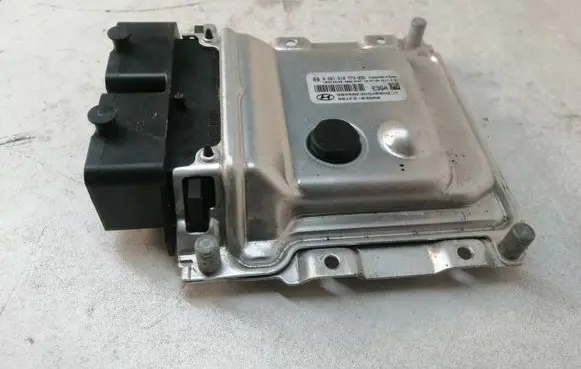 Hyundai i20 (GB IB) Engine control unit/module 391F203GA0 0261S10773 E3GA