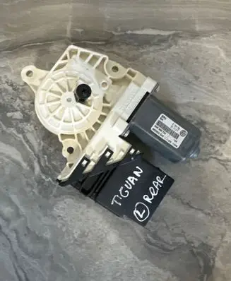 Volkswagen Tiguan Rear door window regulator motor 5N0959703 962622345 31202