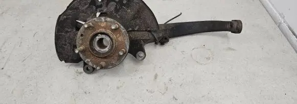 Mazda 6 Front wheel hub spindle knuckle 0101