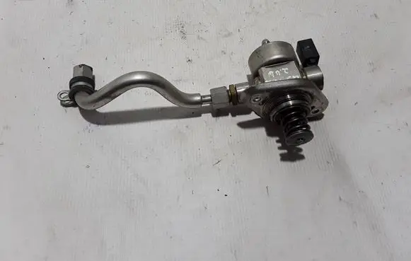 Audi A3 S3 8V Fuel injection high pressure pump 06G127028D