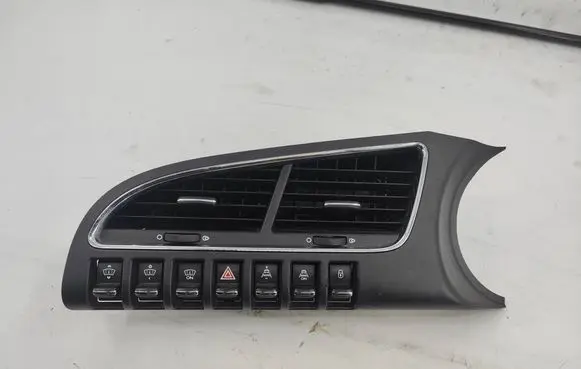 Peugeot 3008 I Dash center air vent grill 9688612677 63196030 W14104
