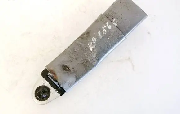 Front seatbelt buckle