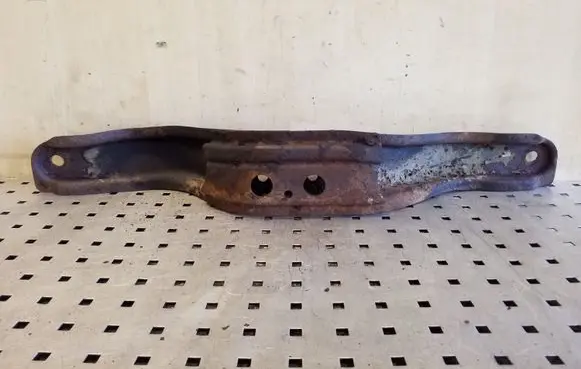 Subaru Legacy Engine mounting bracket