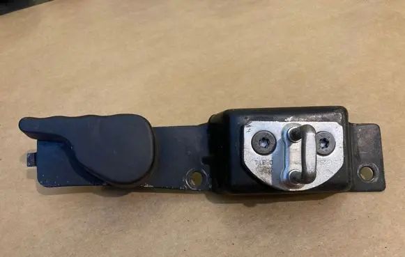 Renault Kangoo II Front door lock loop/hook striker 219250 262086497811 08814