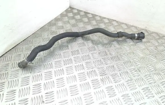 BMW 1 E81 E87 Engine coolant pipe/hose 4133404