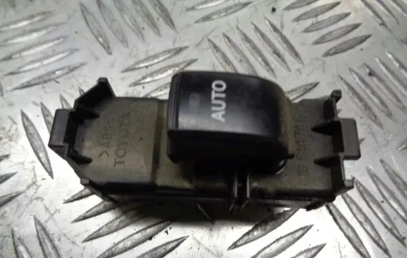 Toyota Corolla Verso E121 Quarter vent window switch 84030-13031