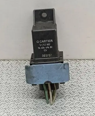 Citroen C4 I Glow plug pre-heat relay 9640469680 51252002 30307