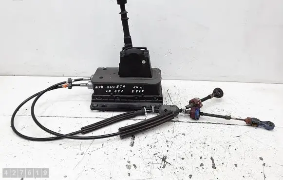Alfa Romeo Giulietta Gear shifter/selector 142102536