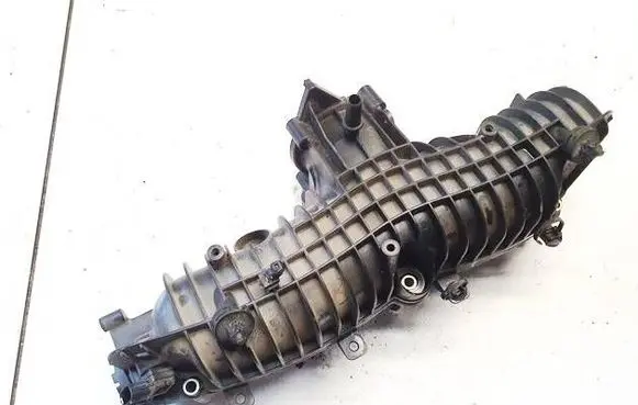 Volvo V40 Intake manifold 31441970