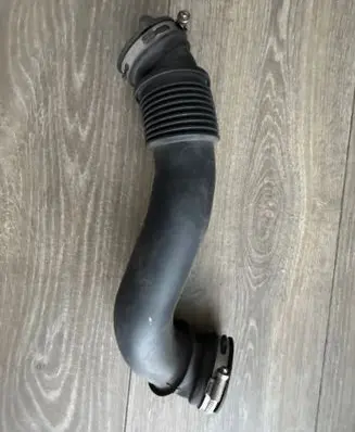 Ford Ecosport Air intake hose/pipe JN159C623AB