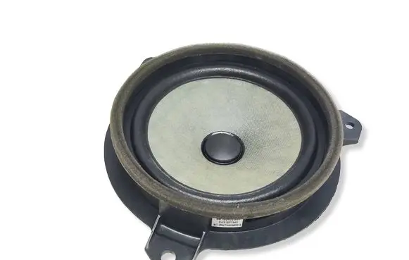 Toyota RAV 4 (XA40) Front door speaker 8616052331 EAS16P794S