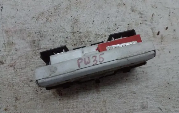 Renault Scenic I Screen/display/small screen P8200028364A
