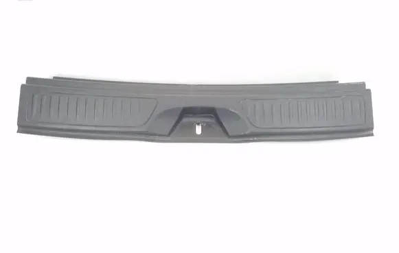 Trunk/boot sill cover protection