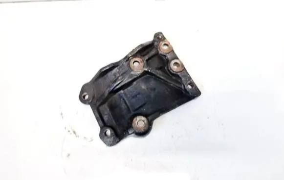 Isuzu D-Max Engine mounting bracket