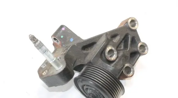 Toyota Verso-S Engine mounting bracket 123150R020