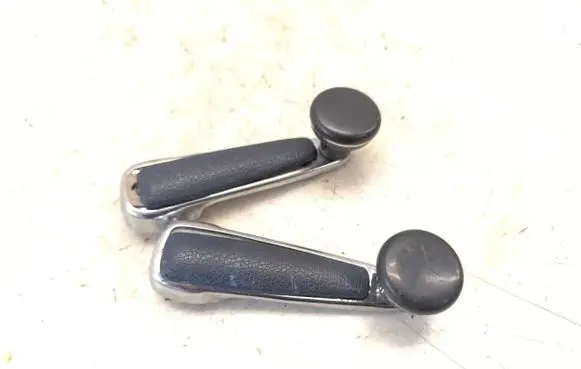 Mercedes-Benz W123 Front door window winding handle 