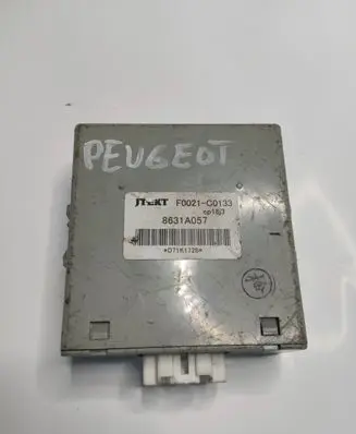 Peugeot 4007 Other control units/modules 8631A057 D71K1728 F0021C0133