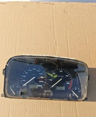 Volkswagen Golf III Speedometer (instrument cluster)