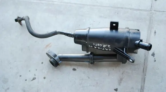 Opel Zafira C Breather valve 555575980