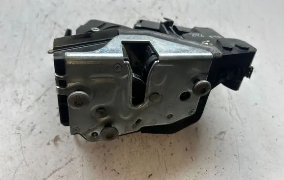 BMW 3 E46 Front door lock 7011242